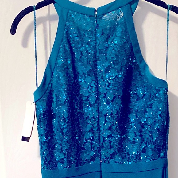 Gorgeous Teal floor length gown, beautiful embroidered detail - Picture 2 of 6